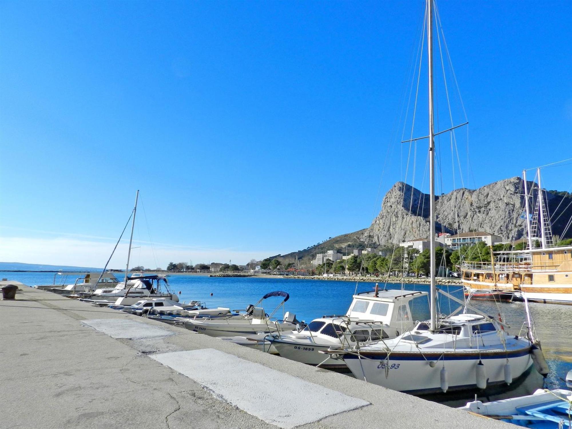 Apartment Antonela Omiš Dış mekan fotoğraf