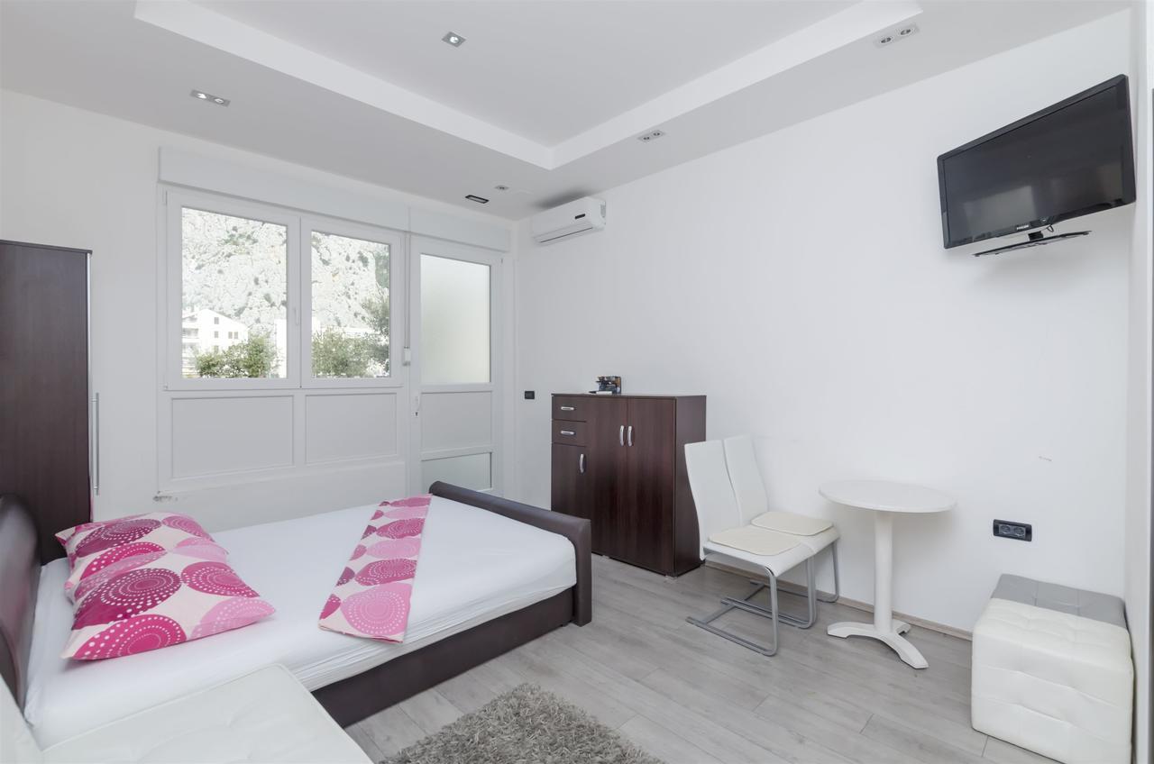 Apartment Antonela Omiš Dış mekan fotoğraf